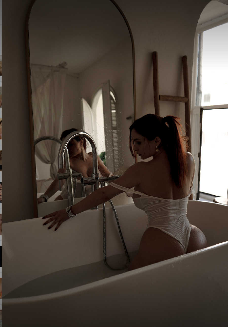 A playful frame from Miranda Faith nude — online in Sao Joao de Meriti