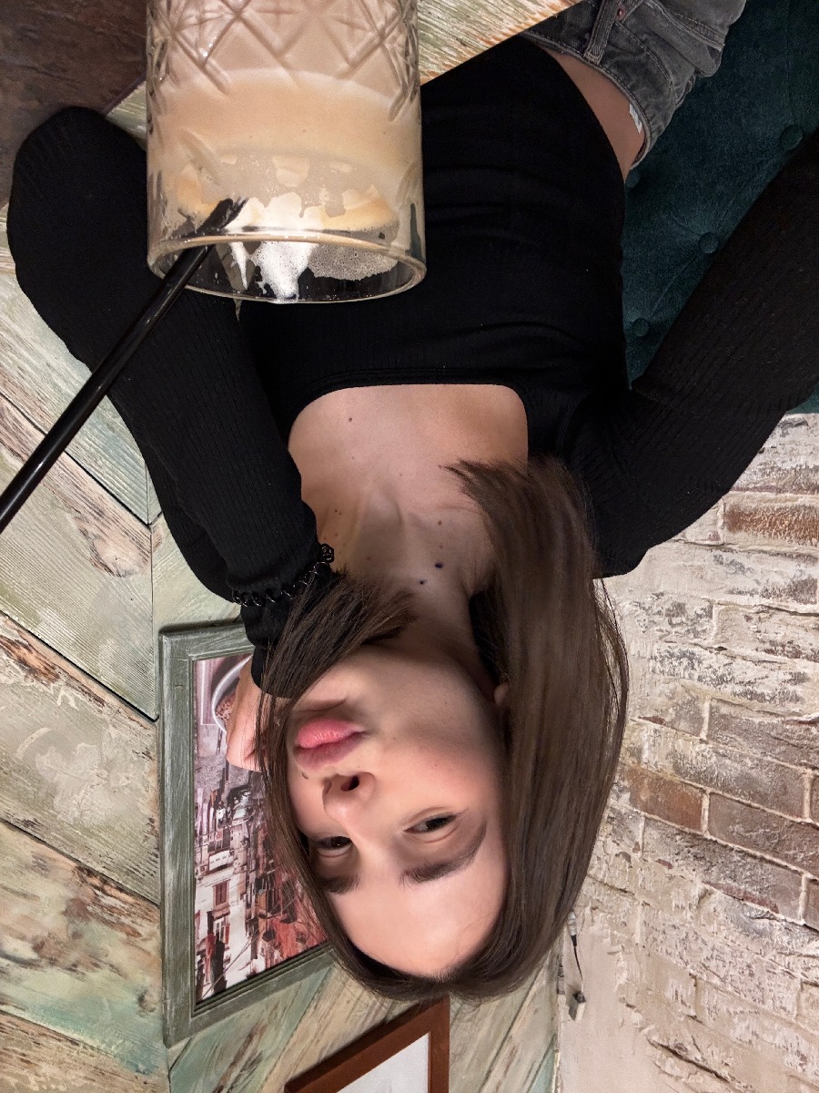 Fresh photos, fresh mood — Tina online in Sao Joao de Meriti